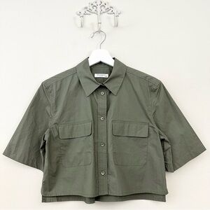 Equipment cropped button-down utility shirt in army green